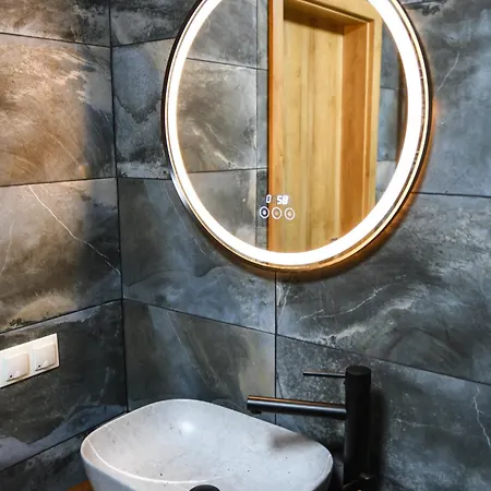 Redbrick Center Iii *