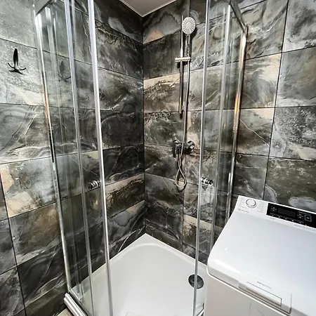 Redbrick Center Iii *